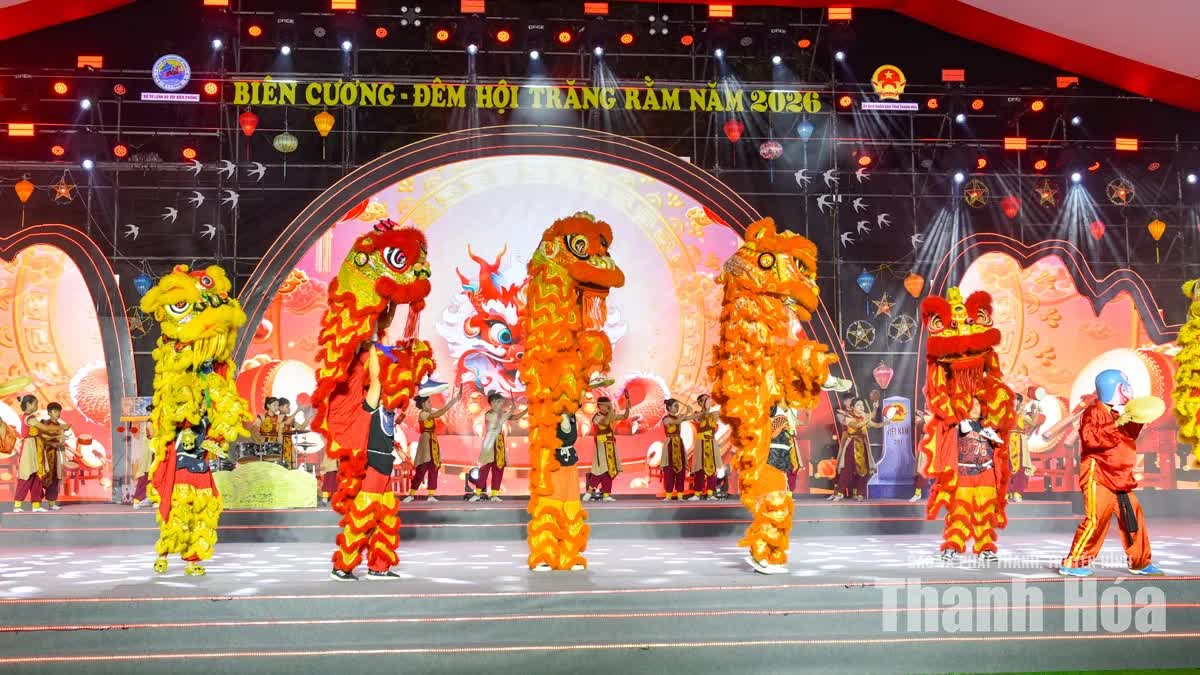 Lung linh đêm hội trăng rằm trên quê hương Thanh Hóa Lung linh đêm hội trăng rằm trên quê hương Thanh Hóa